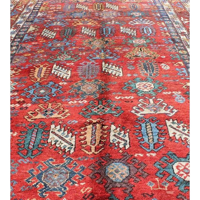 Early 20th Century Antique Qashqai Persian Rug With All-Over Sub-Geometric Design and Tiered Border 5'2"x10'8" For Sale - Image 5 of 8