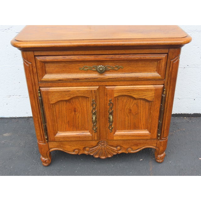 Ethan Allen French Large Nightstands Bedside End Tables a Pair 6648 For Sale In Miami - Image 6 of 15