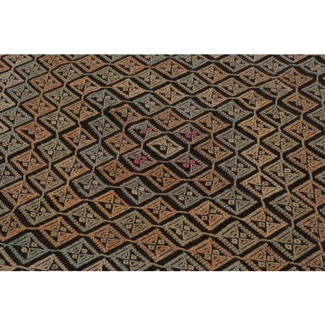 Vintage Turkish Geometric Kilim With Concentric Diamond Designs - Rug & Kilim For Sale In New York - Image 6 of 9