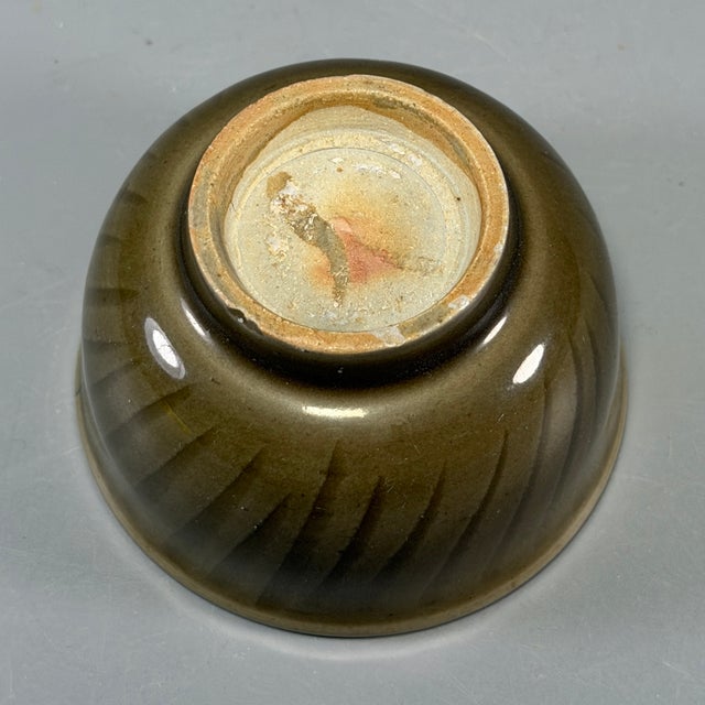 16th Century China Vintage‑Style Striped‑Carved Dark‑Glaze Celadon Tea Bowl For Sale - Image 5 of 5