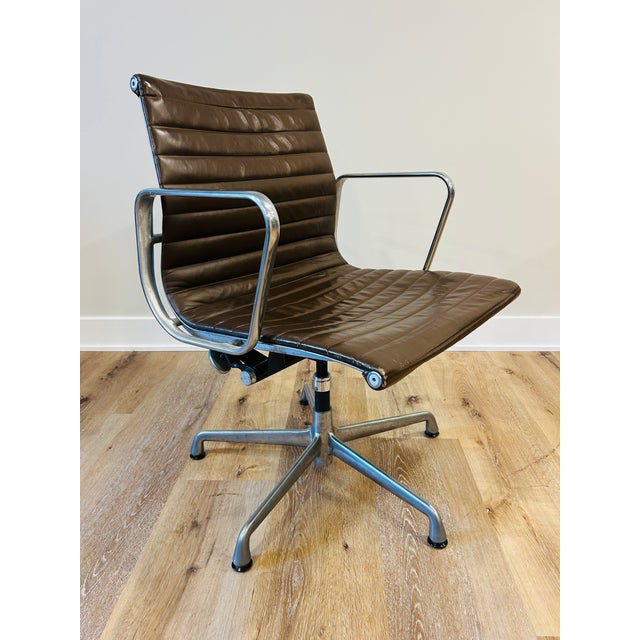 Vintage Aluminum Group Brown Task Chair by Eames for Herman Miller For Sale - Image 12 of 12