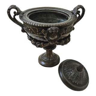 19th Century Grand Tour Bronze Warwick Vase Urn With Lid, C. 1870 For Sale