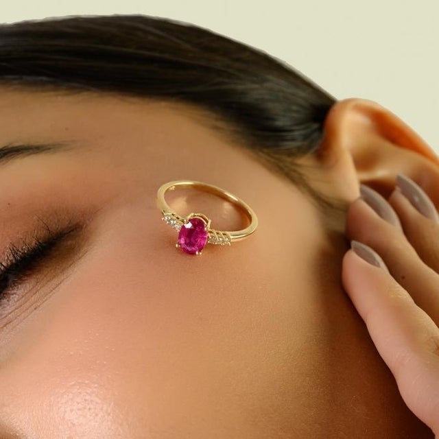 VRJewels Oval Natural Ruby & Diamond Solitaire Engagement Ring Size 5.5 in 14k Gold For Sale In New York - Image 6 of 14