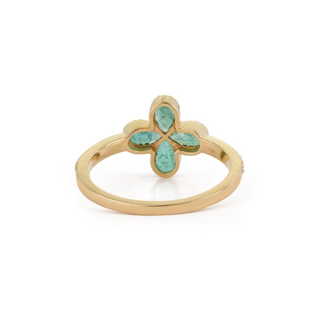 Modern Four-Leaf Emerald Diamond Clover Ring Size 5.5 in 14k Yellow Gold For Sale - Image 9 of 17