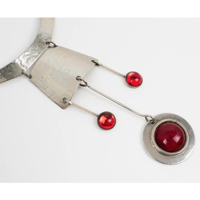Modernist Space Age Stainless Steel and Red Glass Cabochon Choker Necklace For Sale In Atlanta - Image 6 of 8