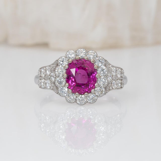 2ct Hot Pink Sapphire Ring With Natural Diamonds Accents: Solid 14k Gold, Oval, Size 6.75 For Sale - Image 4 of 7