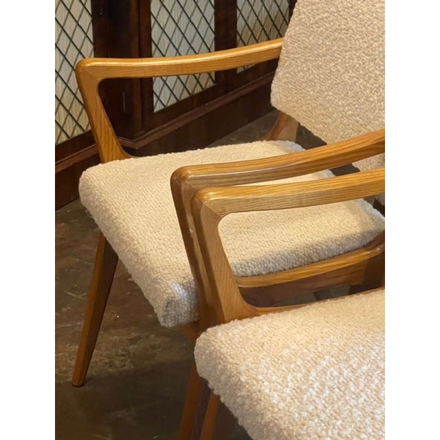 This item is a set of 4 vintage Italian Gio Ponti Manner chairs. These chairs are known for their stylish and elegant...