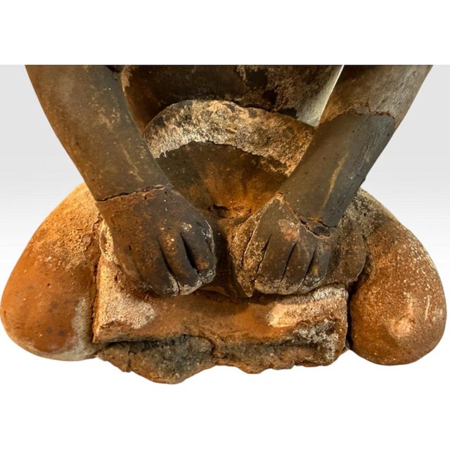 Mid 20th Century Pre-Columbian Style Nayarit Terracotta Kneeling Woman Grinding Metate Effigy Sculpture For Sale - Image 10 of 11