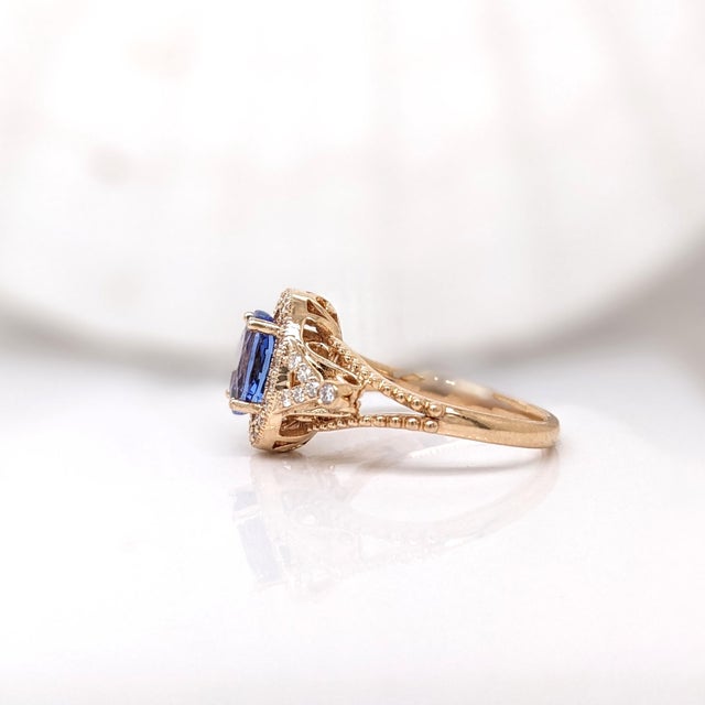 Metal 1.5ct Tanzanite Ring with Earth Mined Diamonds in Solid 14k Yellow Gold Oval 8x6 Size 6.75 For Sale - Image 7 of 8