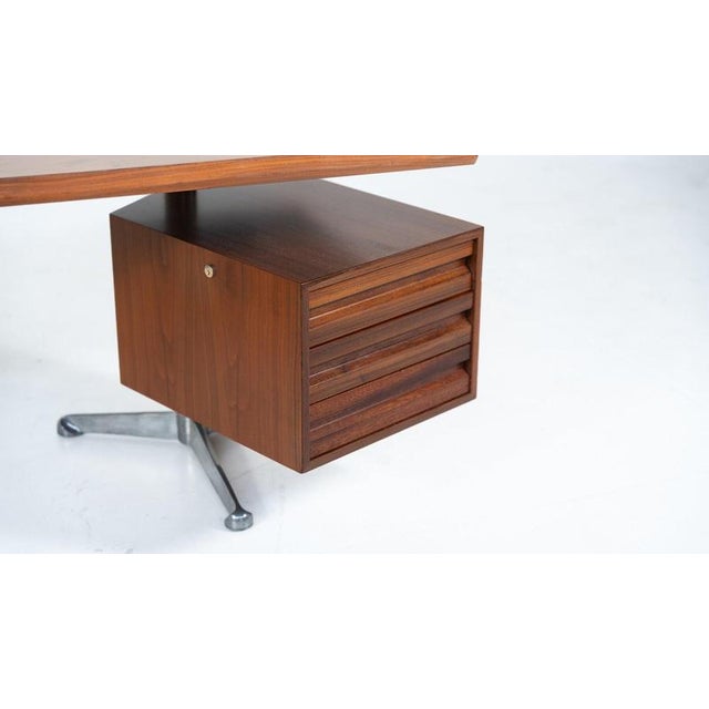 Osvaldo Borsani Mid-Century Modern T95 Desk by Osvaldo Borsani, Italy, 1960s For Sale - Image 4 of 18