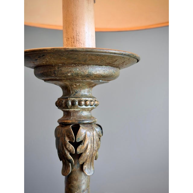 1960s Vintage 1960s–70s Hollywood Regency Cast Metal & Glass Tray Table Floor Lamp — Neoclassical Rococo Side Table Lamp For Sale - Image 5 of 11