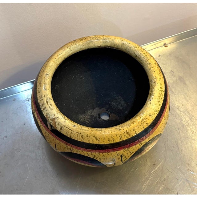 1940s-50s Mexican midcentury hand-painted pottery planter. Some minor surface scuffing in a few spots as shown. Otherwise...
