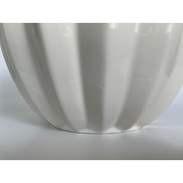 1950's White Glaze Ribbed Ceramic Art Deco Style Cachepot Planter For Sale In Jacksonville, FL - Image 6 of 7