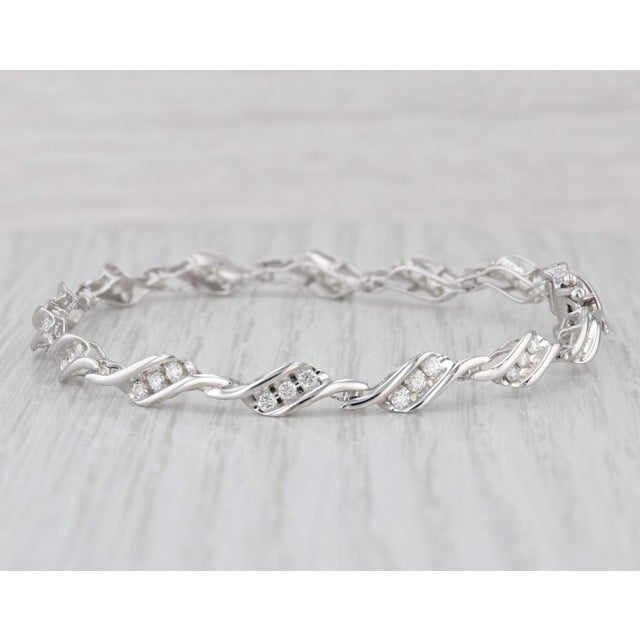 Modern 0.85ctw Diamond Tennis Bracelet 10k White Gold 7" 5.2mm For Sale - Image 3 of 8