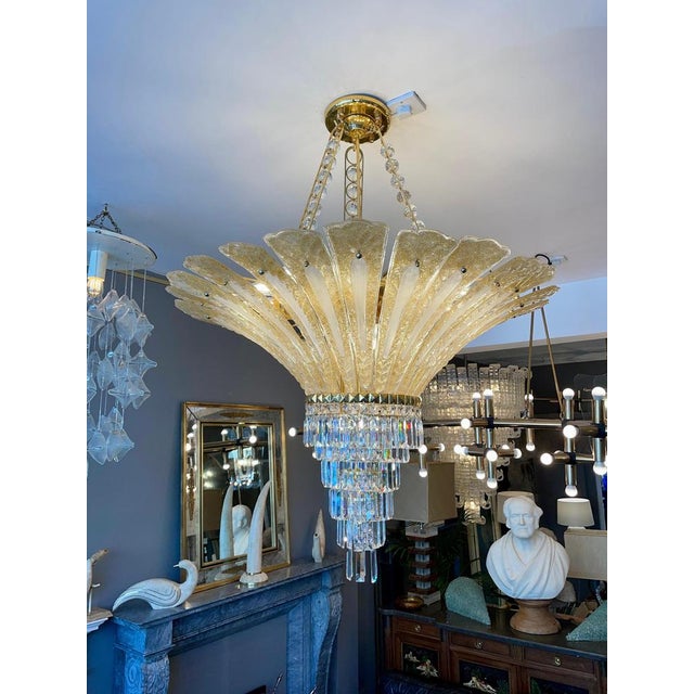 Hollywood Regency Large Italian Murano Gold Palm Leaf Chandelier, 1970 For Sale - Image 3 of 14