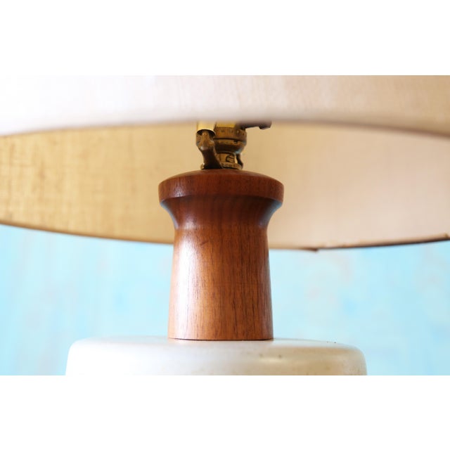 1960s Gordon and Jane Martz M170 Lamp for Marshall Studios Yellow Tan Engravings 31" For Sale - Image 12 of 15