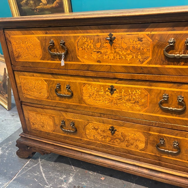 Antique Louis XIV Walnut Chest of Drawers with Boxwood Inlays, Lombardy, Late 17th Century, 1600s For Sale - Image 11 of 16