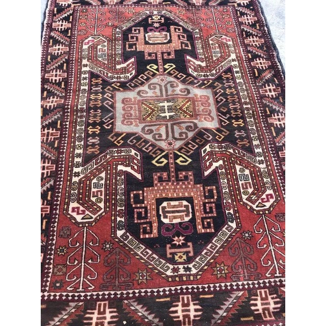 Beautiful 20th century Caucasian rug with a nice Kazak design, entirely and finely hand knotted with wool velvet on wool...