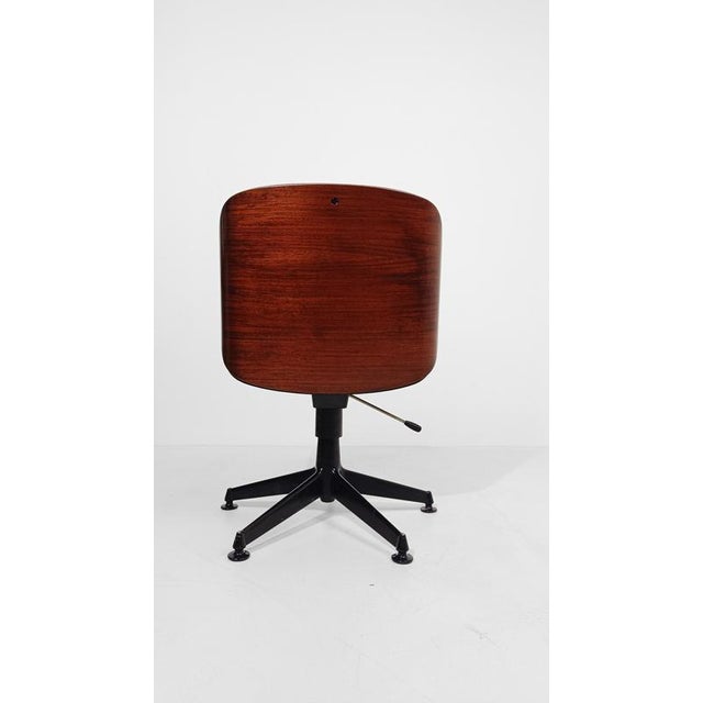 Cognac Leather and Rosewood Desk Chair attributed to Ico Parisi for MiM Roma, Italy, 1960s For Sale - Image 6 of 18