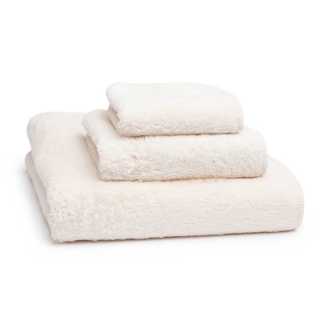 Our Prestige Garment Washed Towels represent the pinnacle of refined comfort. Constructed from 100% extra long staple...