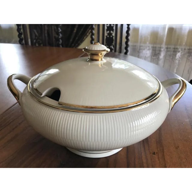 Porcelain Soup Toureen from Schumann Bavaria, 1940s For Sale - Image 13 of 13