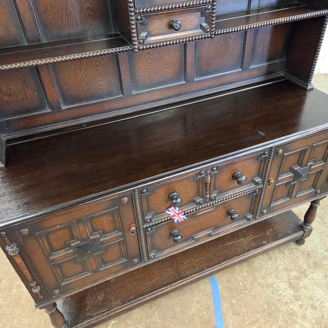 Early 20th Century Handsome Welsh Dresser With Carving, Beading, and Arch Details For Sale - Image 4 of 18