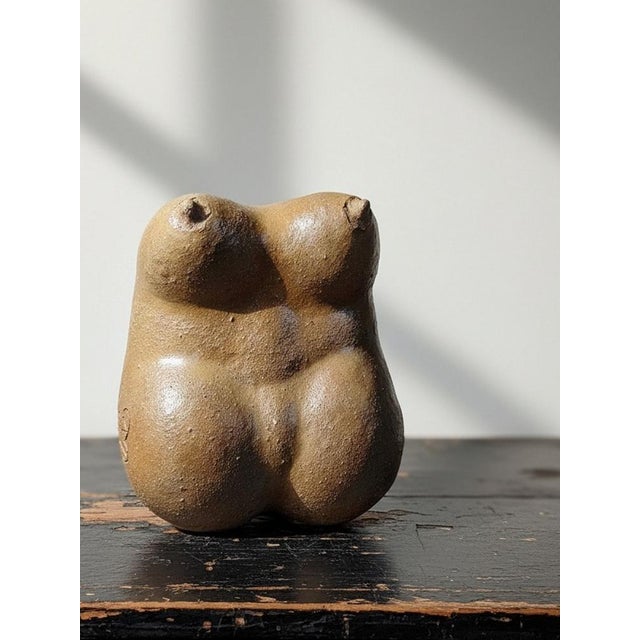 Mid-Century Modern Large Sculptural Venus in Sandstone, 1990s For Sale - Image 3 of 16