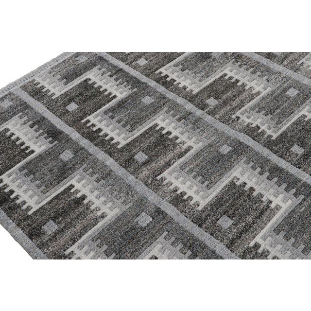 Contemporary 2010s Rug & Kilim’s Scandinavian Style Outdoor Rug With Gray Geometric Patterns For Sale - Image 3 of 7