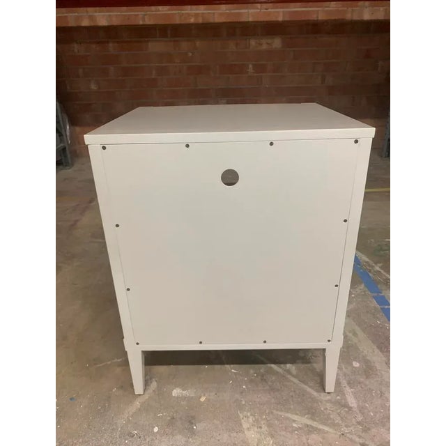 Caracole Fluted Nightstand in Gray Painted Wood With Integrated Tray & Bottom Drawer For Sale In Greensboro - Image 6 of 10