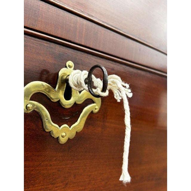 George II Chest of Drawers in Mahogany For Sale - Image 13 of 18