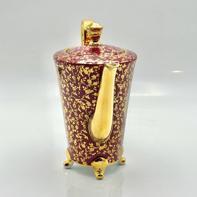 Vintage Ruby Red Porcelain Coffee Service with Gilt Romantic Fragonard Scene from Limoges, 1970s, Set of 13 For Sale - Image 6 of 18