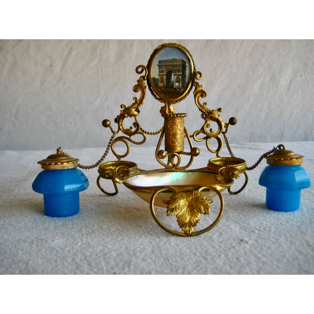 Early 19th Century French Napoleon III Bleu Opaline Inkwell Showing the Arc De Triomphe of Paris For Sale - Image 10 of 11
