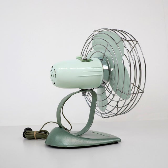 American 1950s Modern Electric Fan by General Electric For Sale - Image 3 of 17