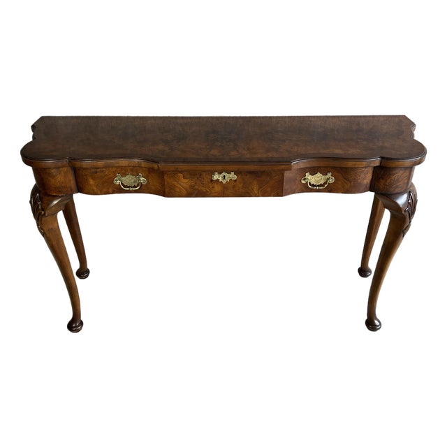 Late 20th Century Hekman Georgian Style Burlwood Console Table With Drawer For Sale