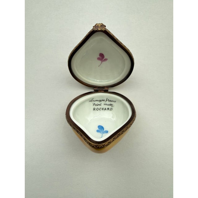 French Vintage Rochard Limoges French Pient Main Porcelain Shell Trinket Box For Sale - Image 3 of 4