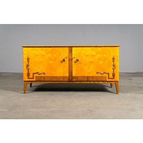 Item: Chest of drawers / small sideboard Period & Style: Vintage - first half of the 20th century Features: - Elegant and...