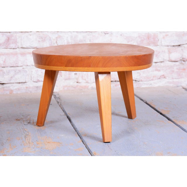 This pair of small tables, or pedestals, originates from the Czechoslovak design environment of the 1950s and represents a...