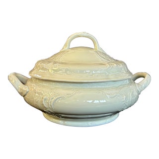 Vintage Sanssouci Rosenthal Round Covered Vegetable Dish White Tureen Serving Bowl Casserole, Made in Germany For Sale