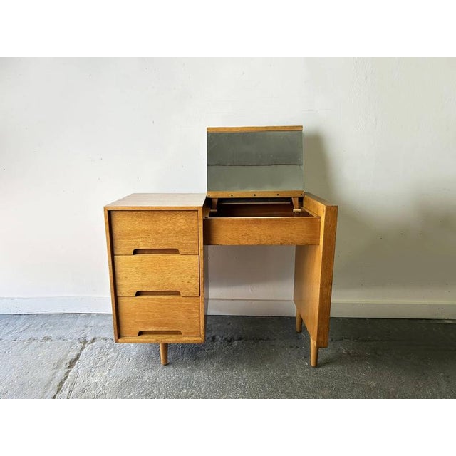 Mid-Century Modern Flip Mirror Compact Dressing Table by John & Sylvia Reid for Stag, 1960s For Sale - Image 4 of 12