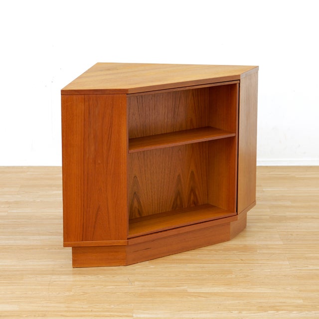 1960s 1960s Danish Modern Revolving Corner Bar in Teak by Vildbjerg Mobelfabrik For Sale - Image 5 of 18
