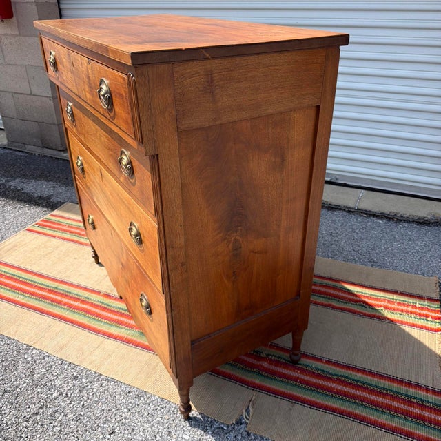 Antique Walnut Sheraton Chest of Drawers, Circa 1810-1820, Western Pennsylvania A fine Federal-period Sheraton chest in...