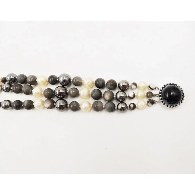 Vintage 1950s Signed Hattie Carnegie Beaded Faux-Hematite & Faux-Pearl Greyscale Bracelet For Sale In Philadelphia - Image 6 of 8