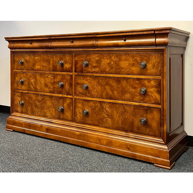Neoclassical Ethan Allen Townhouse Collection 9 Drawer Dresser For Sale - Image 3 of 12