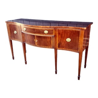 Banded Mahogany Hepplewhite ~ Federal Style Dining Room Sideboard Cabinet. C1990s For Sale