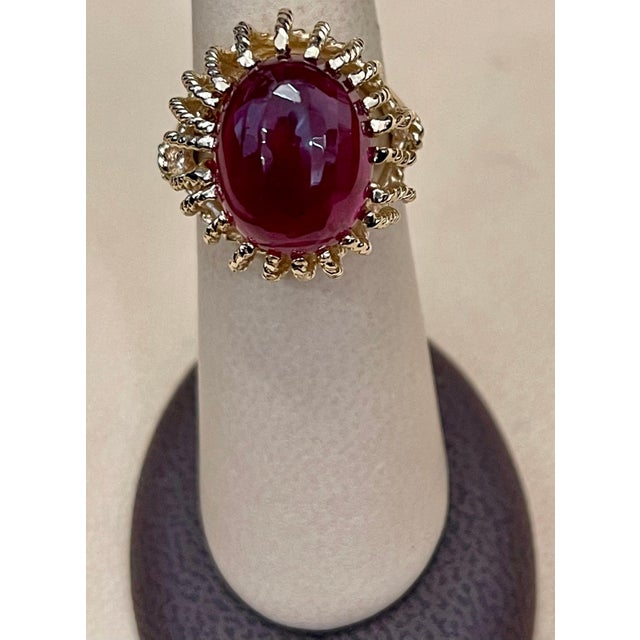 2010s 7 Carat Oval Cut Cabochon Pink Tourmaline 14 Karat Yellow Gold Ring For Sale - Image 5 of 18
