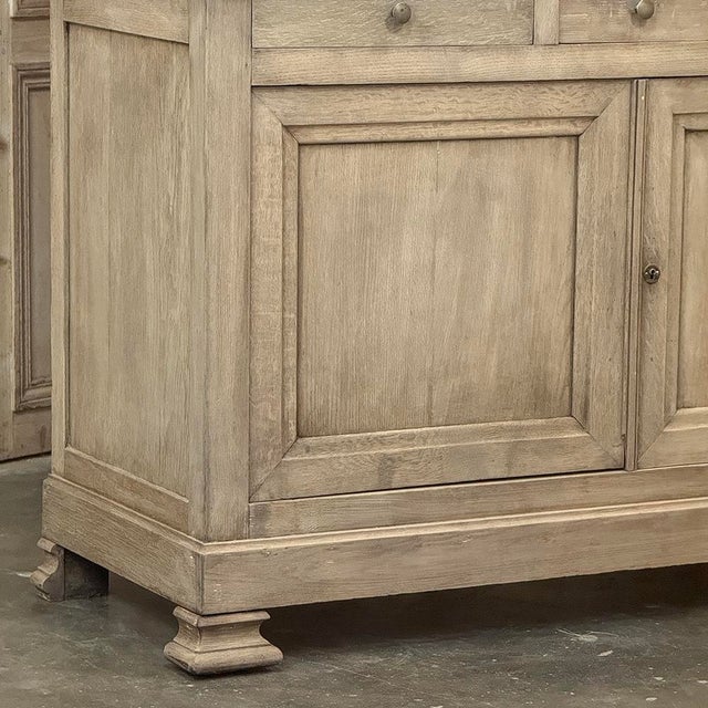 Taupe 19th Century Louis XIV Buffet in Stripped Oak For Sale - Image 8 of 12