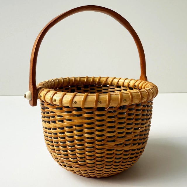 Wood Vintage Signed Nantucket Lightship Basket – Handcrafted With Bone Handle & Geometric Pattern For Sale - Image 7 of 10