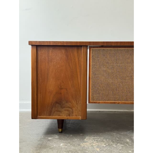 1960's Executive Desk by Founder's Furniture For Sale In Los Angeles - Image 6 of 18