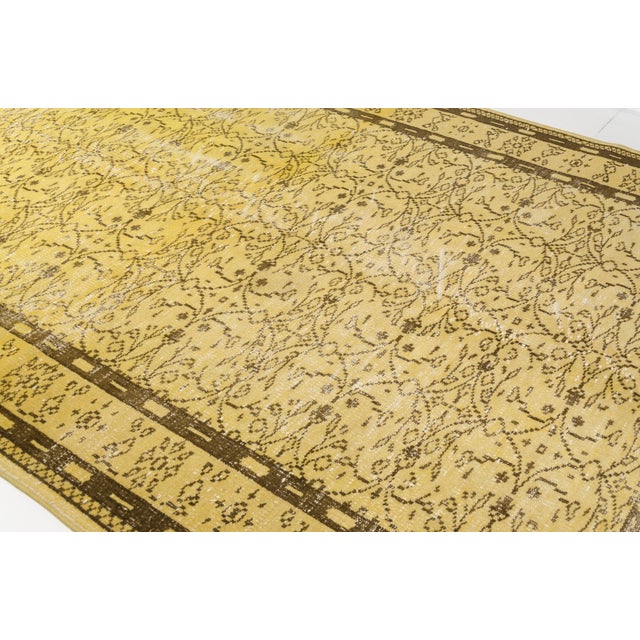 Turkish Mid 20th Century Oushak Faded Yellow Rug For Sale - Image 3 of 10