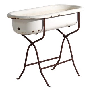 Bathtub in Enamelled Iron Central Europe, 1950 For Sale